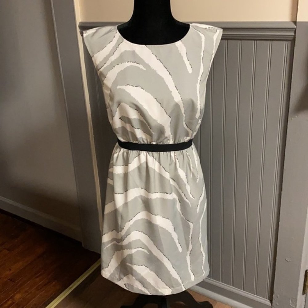 LOFT Gray & White Zebra Print Cap Sleeve Dress